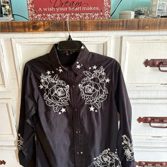 Rodeo Quincy Tops - Black Floral Embroidered Women's Blouse
